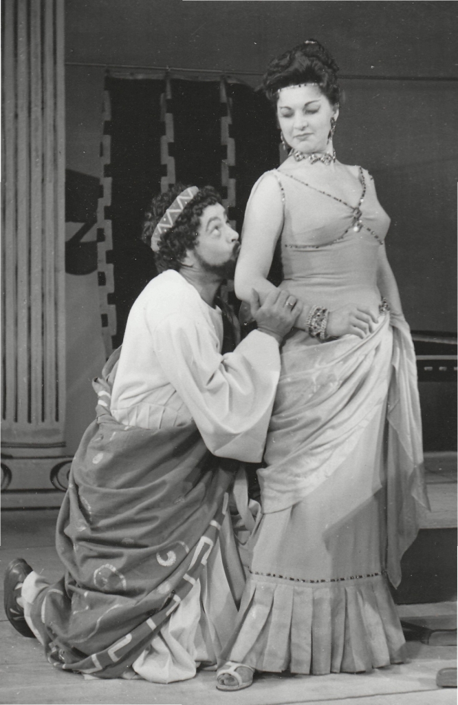 A róka meg a szõlõ